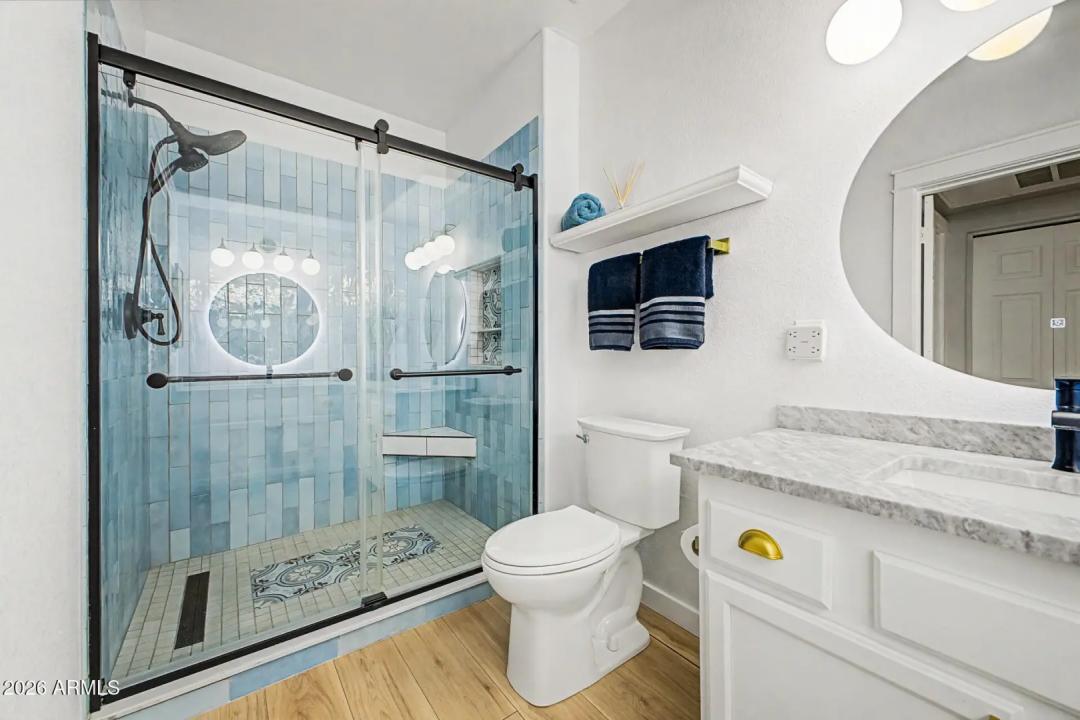 Real Estate Picture 4