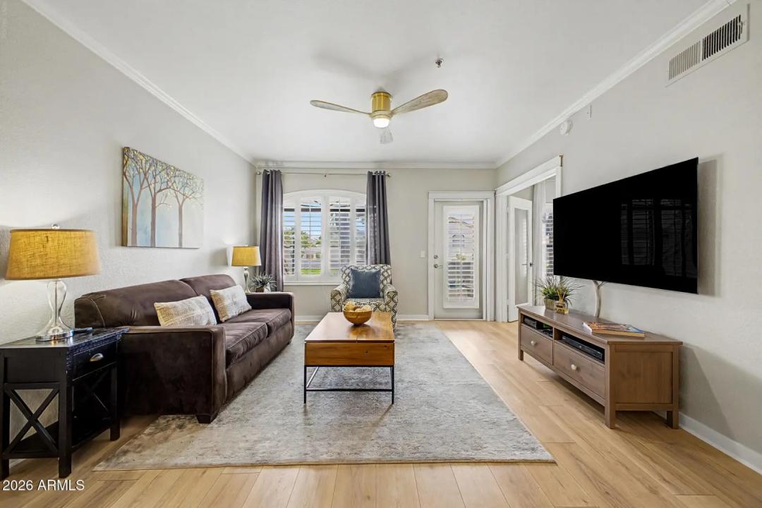 Real Estate Picture 3