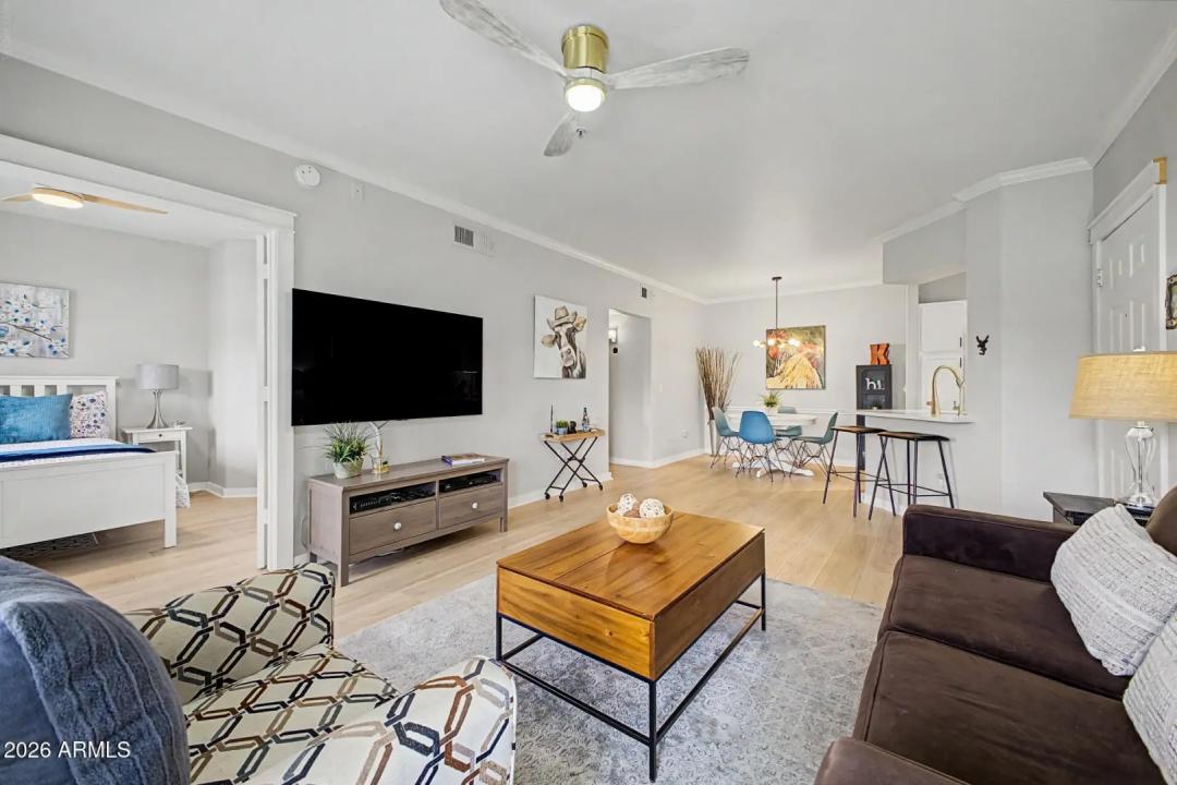 Real Estate Picture 7