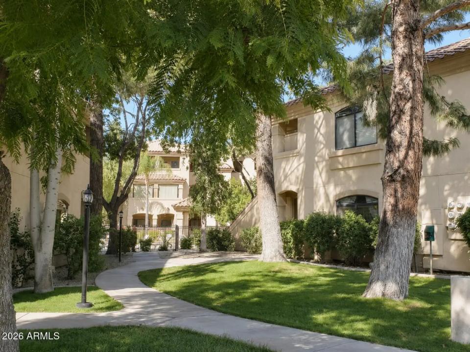 Real Estate Picture 17