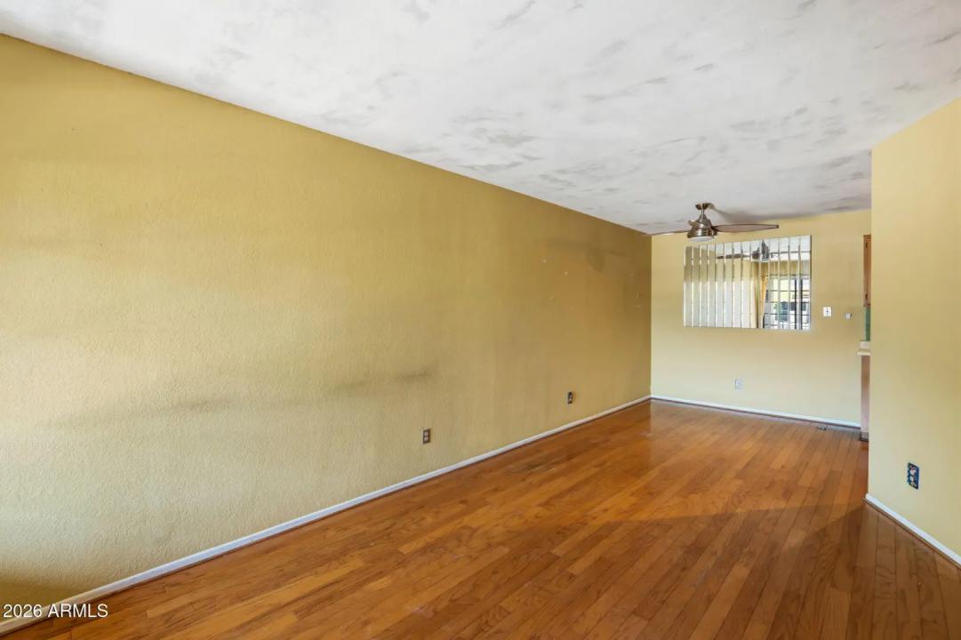 Real Estate Picture 9