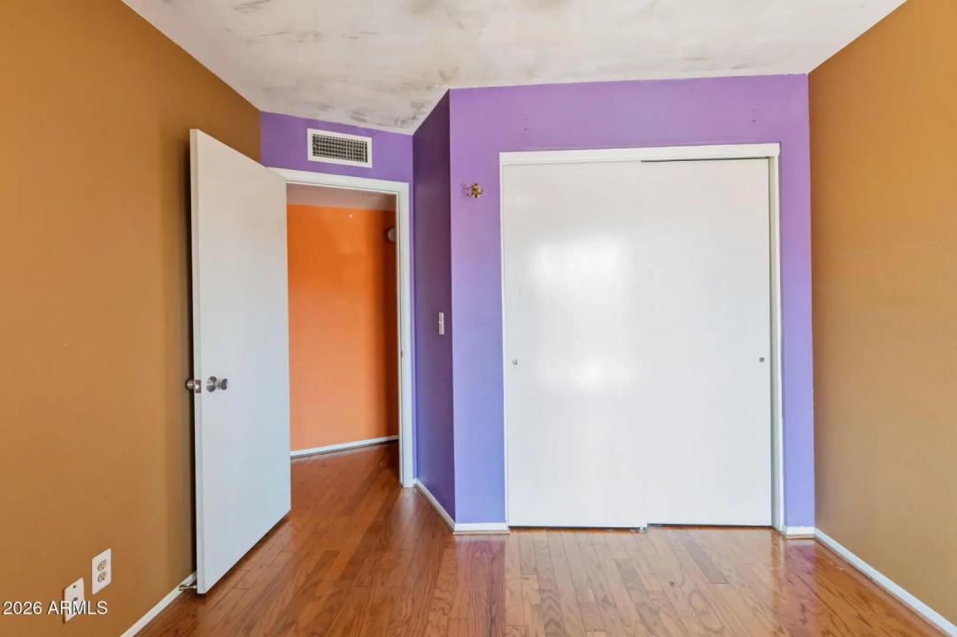 Real Estate Picture 13