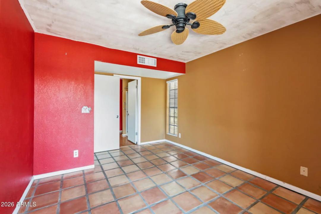 Real Estate Picture 19