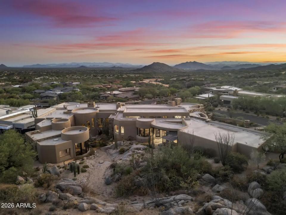 Real Estate Picture 4