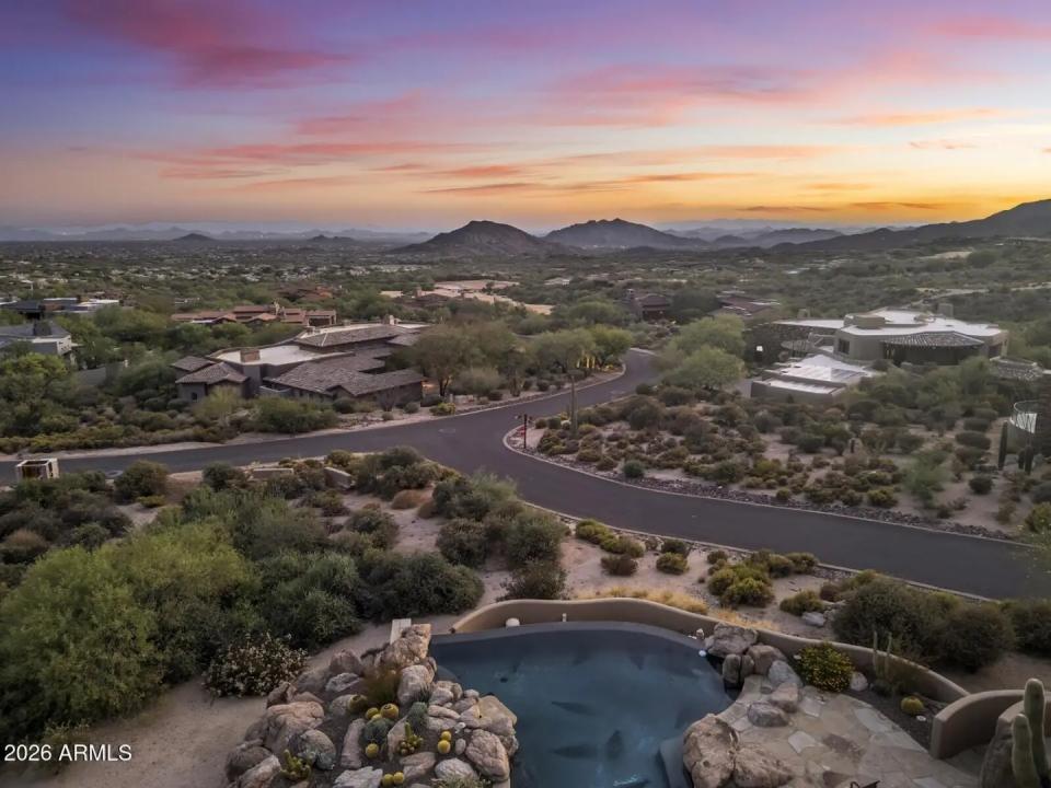 Real Estate Picture 6