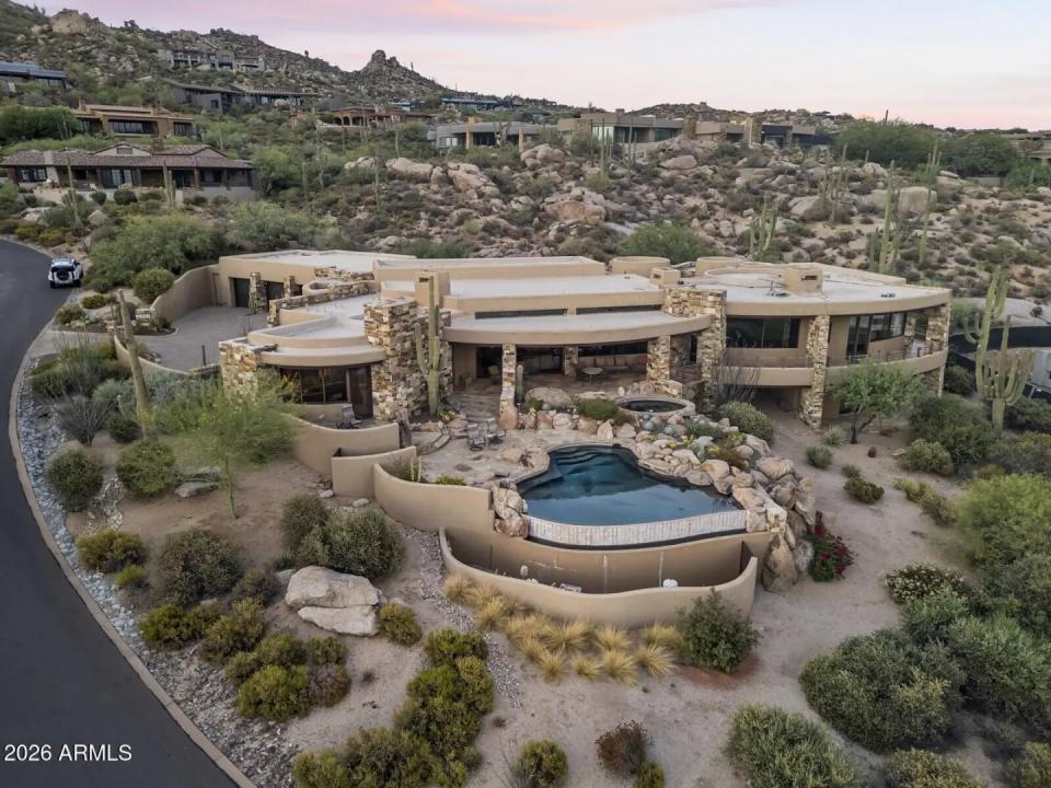 Real Estate Picture 8