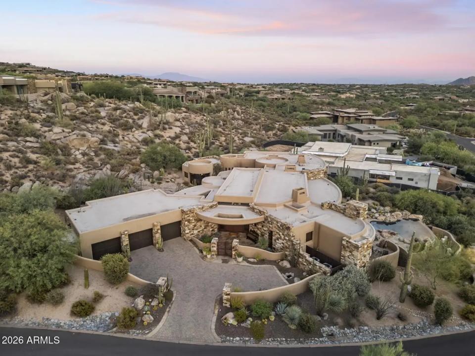 Real Estate Picture 9