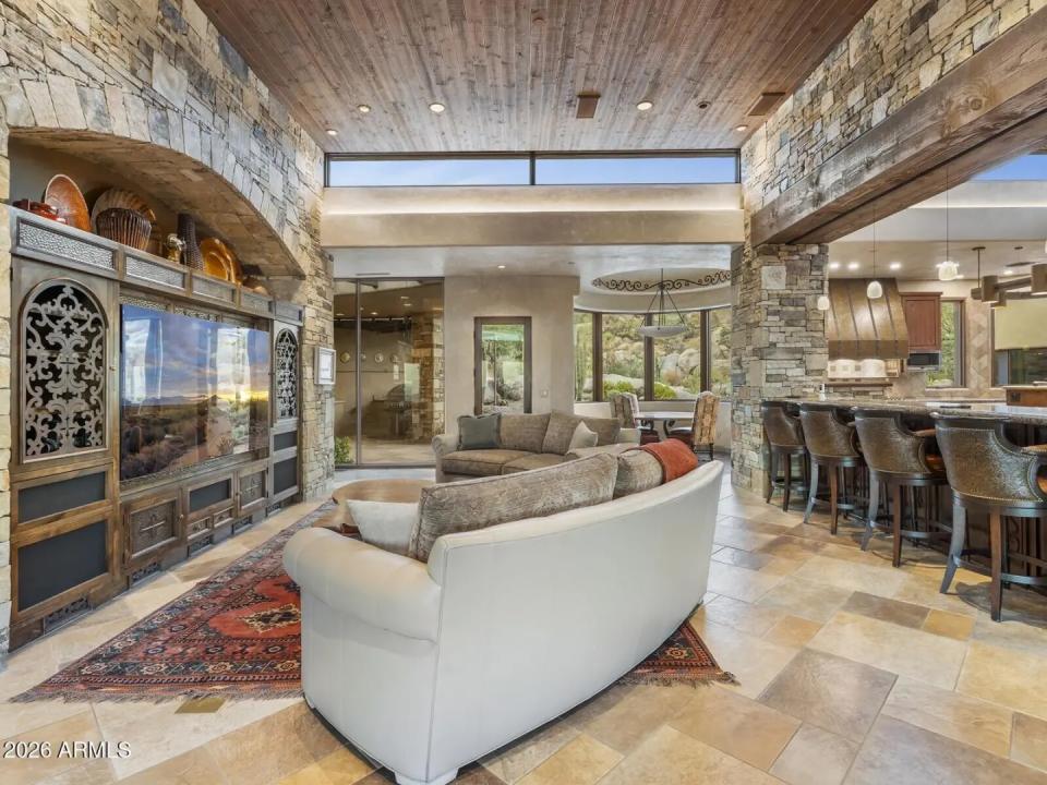 Real Estate Picture 28