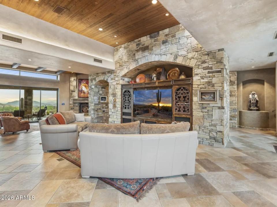 Real Estate Picture 30