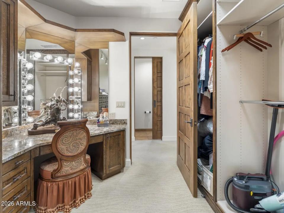 Real Estate Picture 50