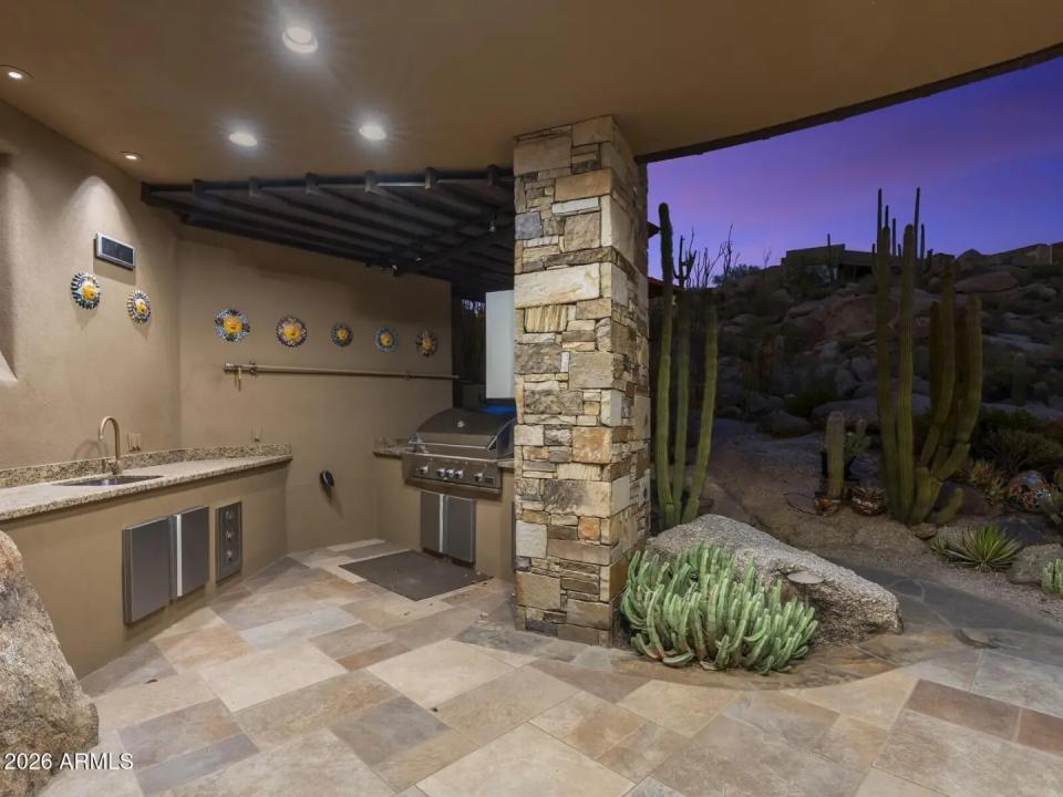 Real Estate Picture 90