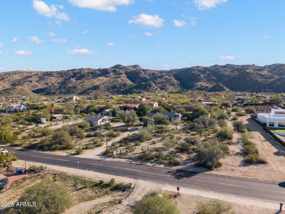 Real Estate Picture 3