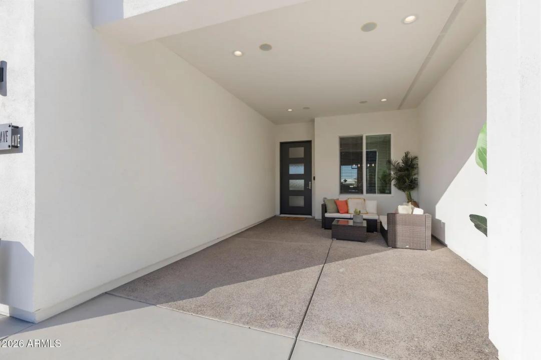 Real Estate Picture 6