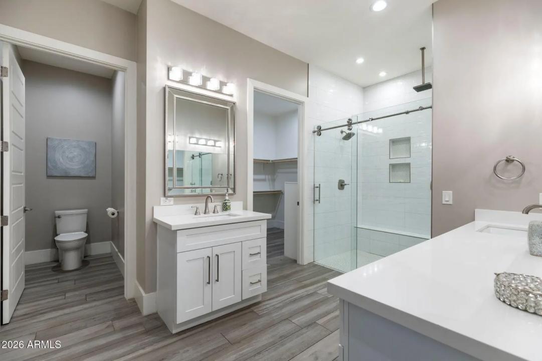 Real Estate Picture 22