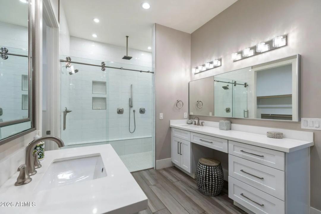 Real Estate Picture 23