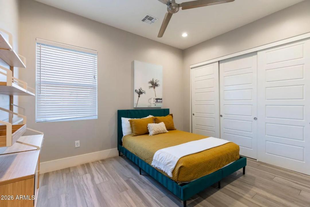 Real Estate Picture 29