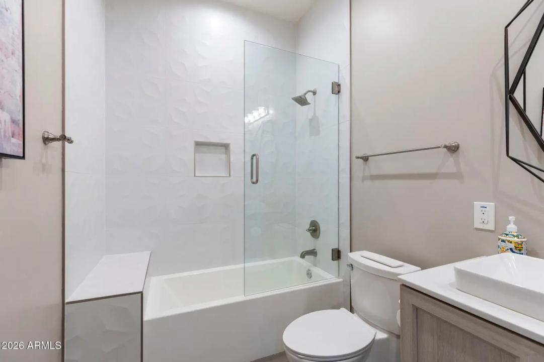 Real Estate Picture 32