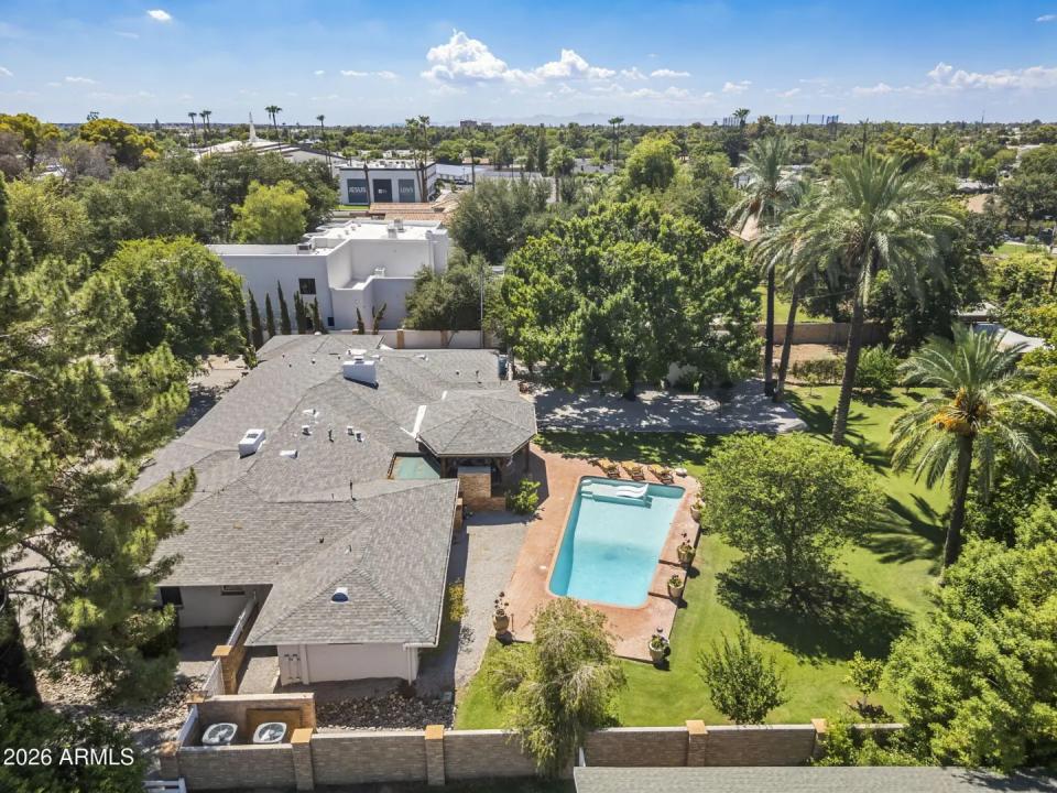 Real Estate Picture 16