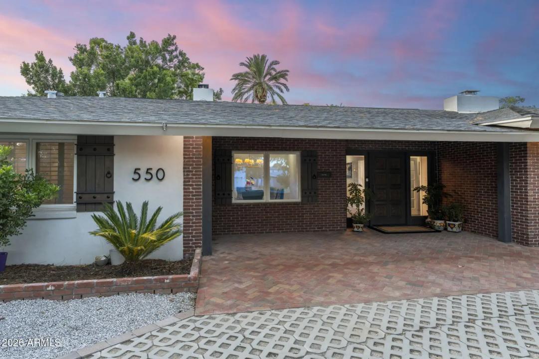 Real Estate Picture 5