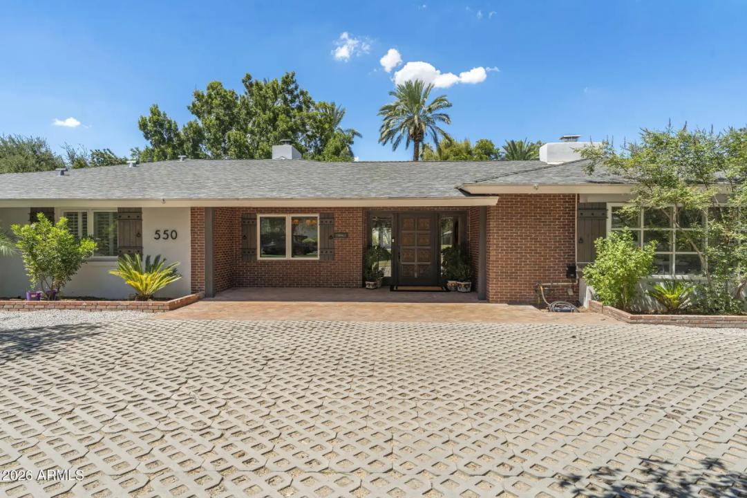 Real Estate Picture 7