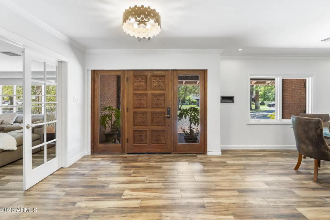 Real Estate Picture 8