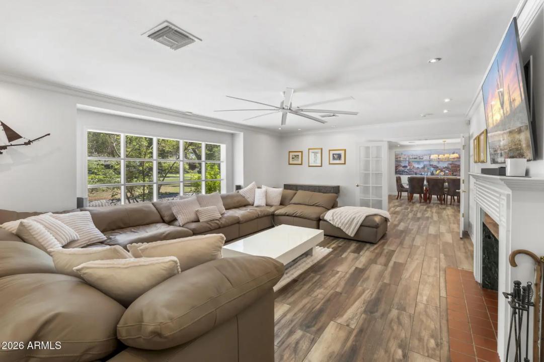 Real Estate Picture 14