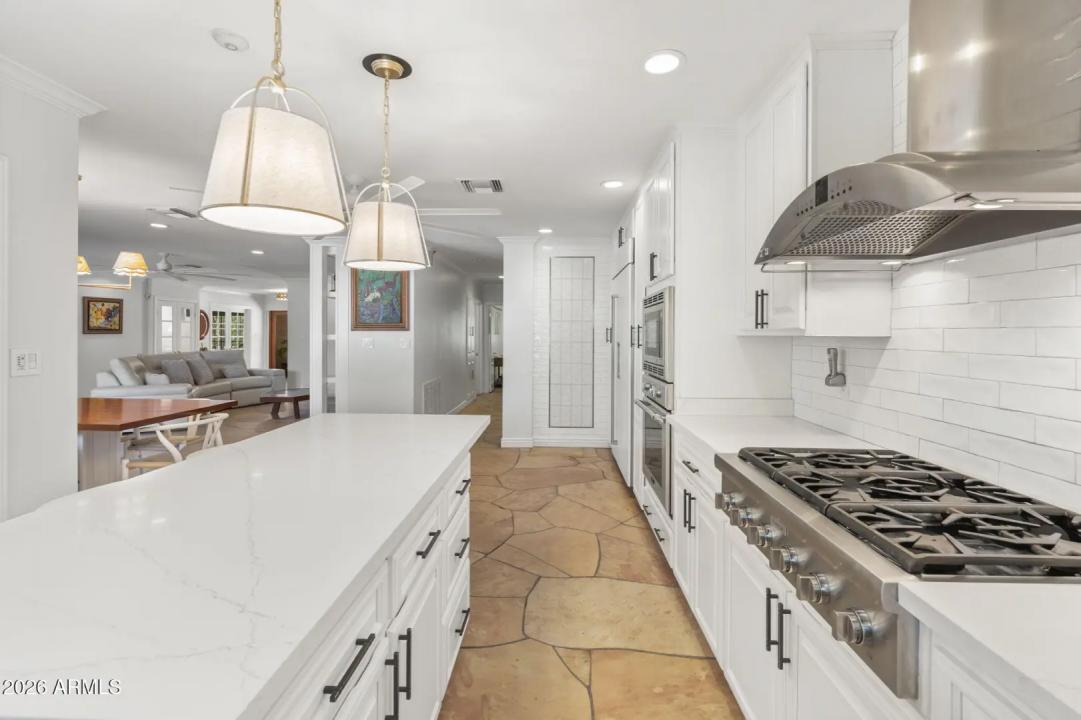 Real Estate Picture 19