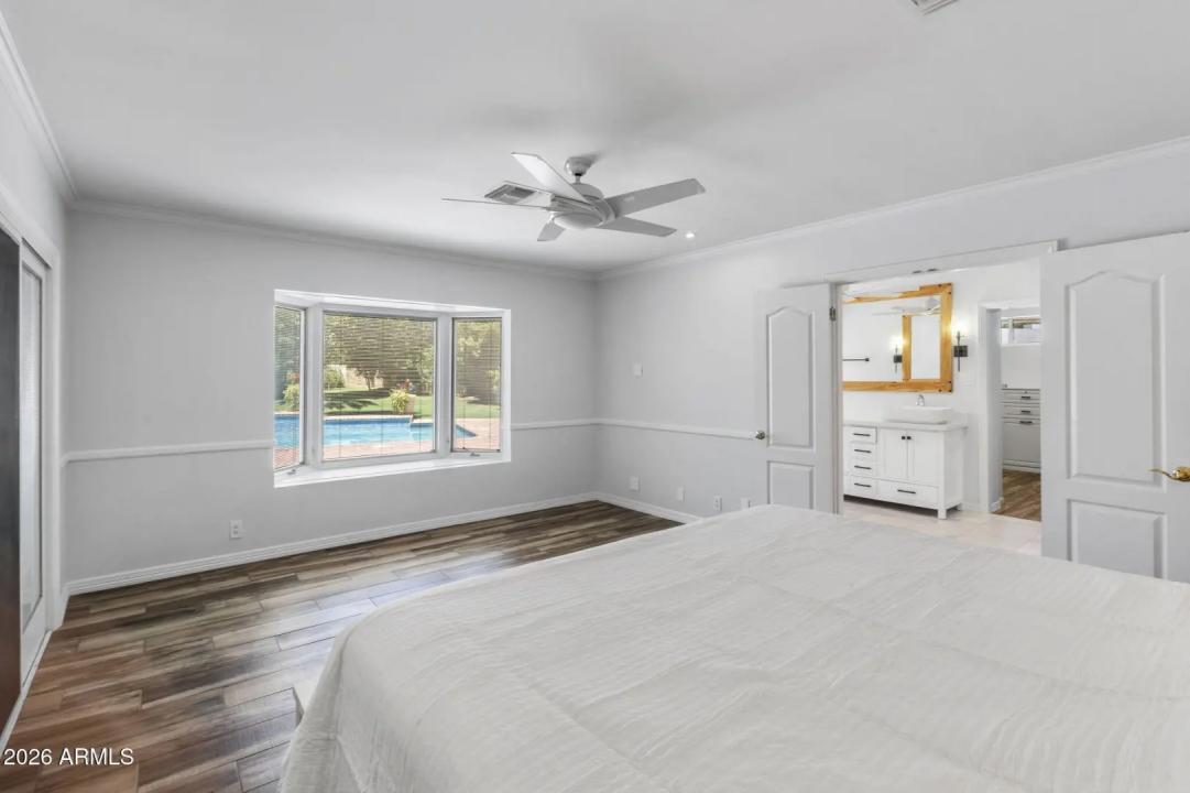 Real Estate Picture 25
