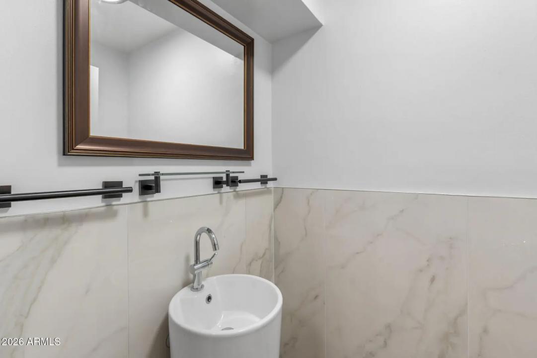 Real Estate Picture 33
