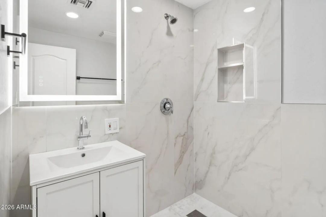 Real Estate Picture 53