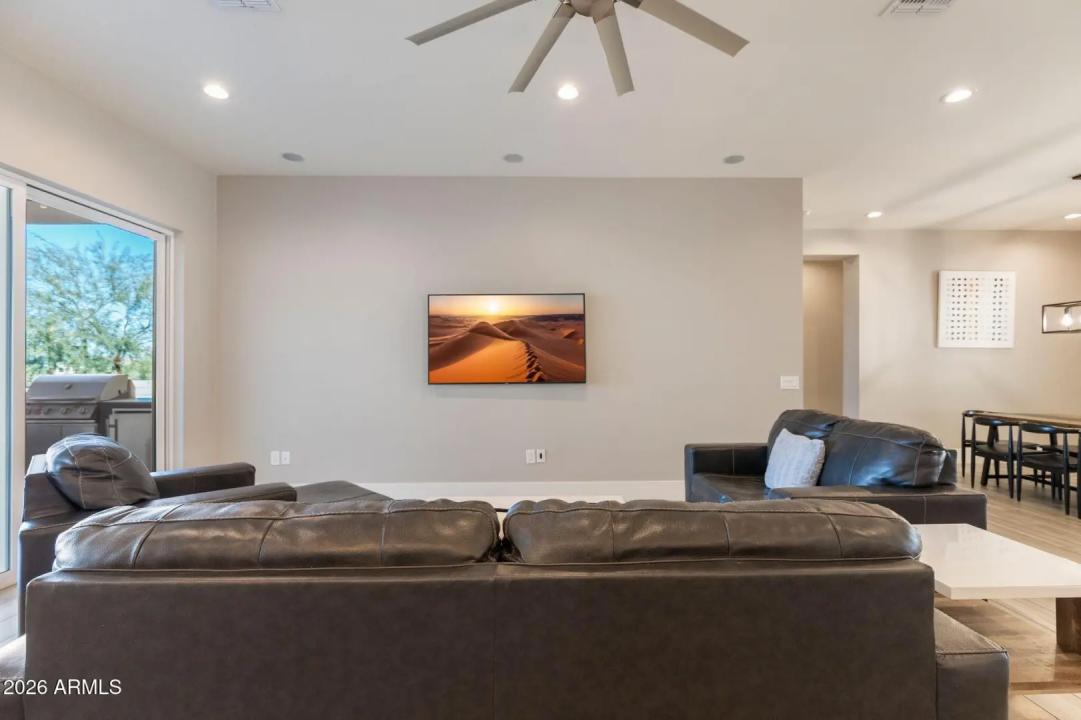 Real Estate Picture 13