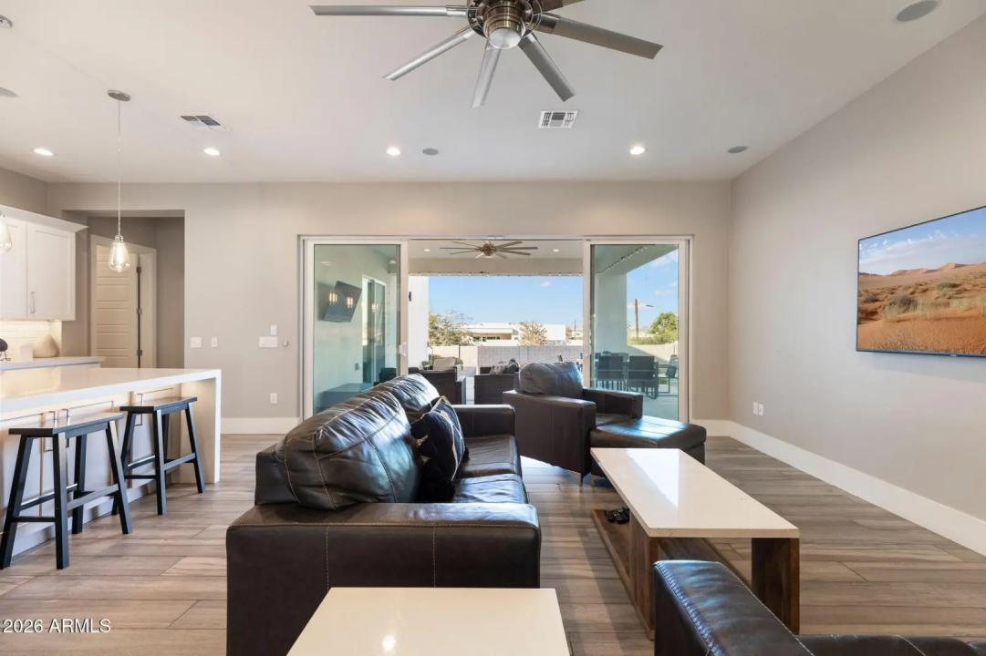 Real Estate Picture 14