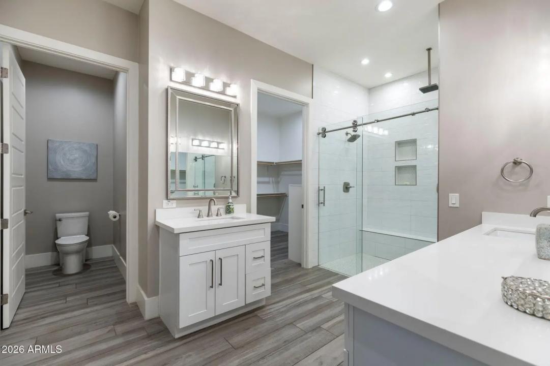 Real Estate Picture 23