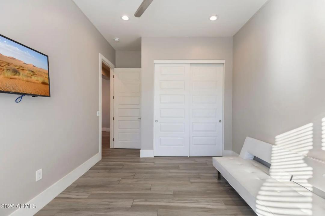 Real Estate Picture 32