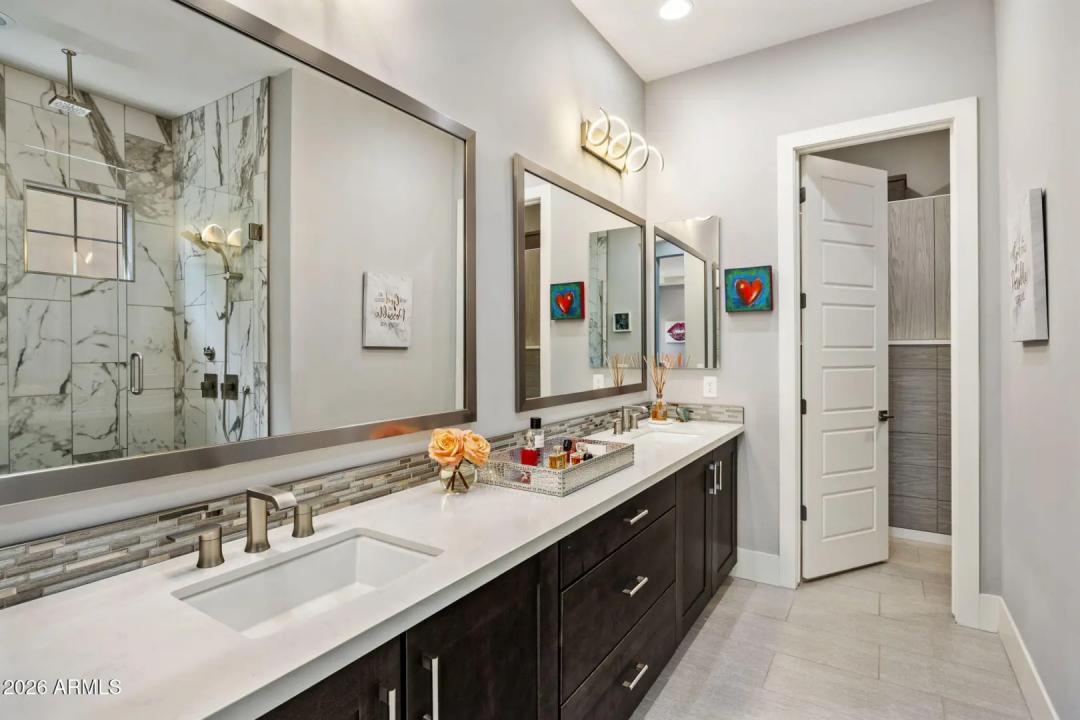 Real Estate Picture 6