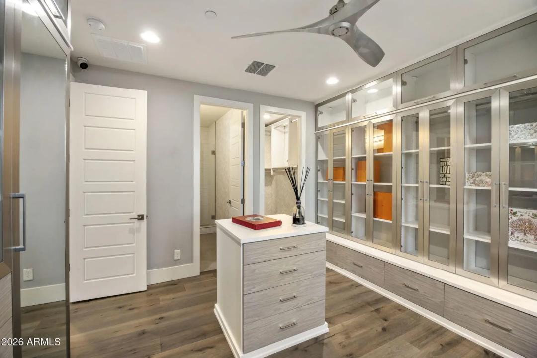 Real Estate Picture 9