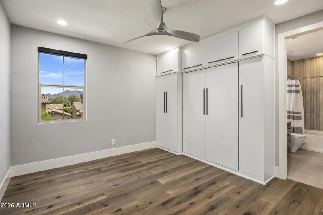 Real Estate Picture 14
