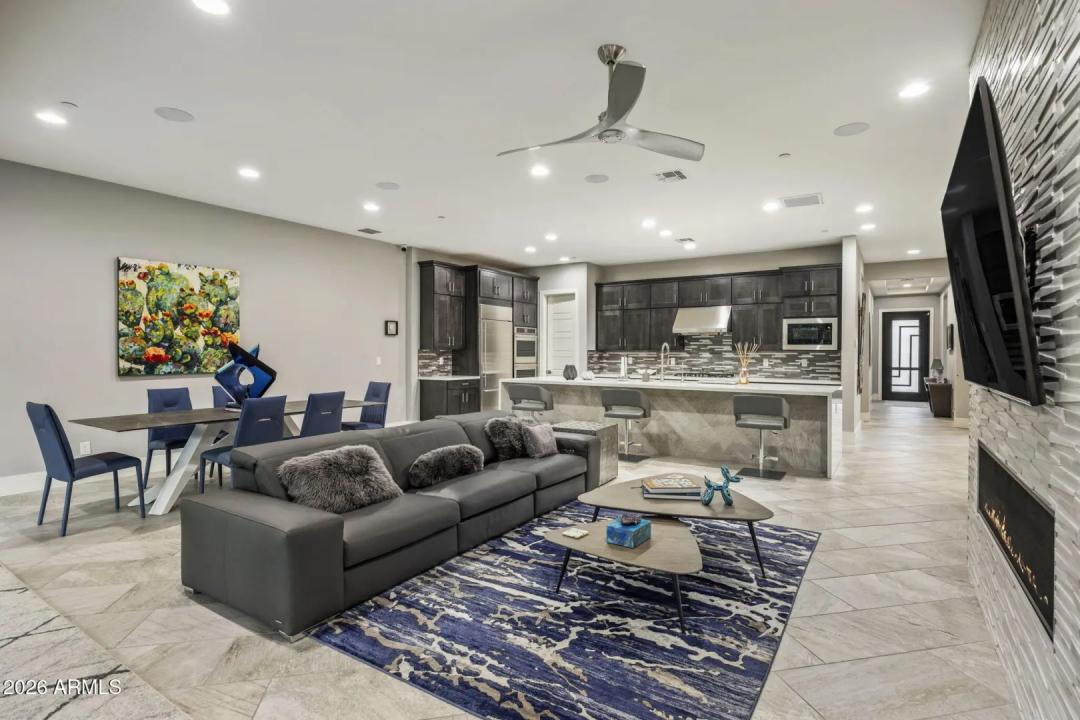 Real Estate Picture 19