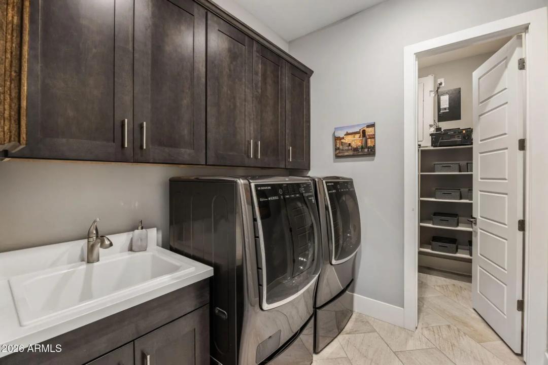Real Estate Picture 24