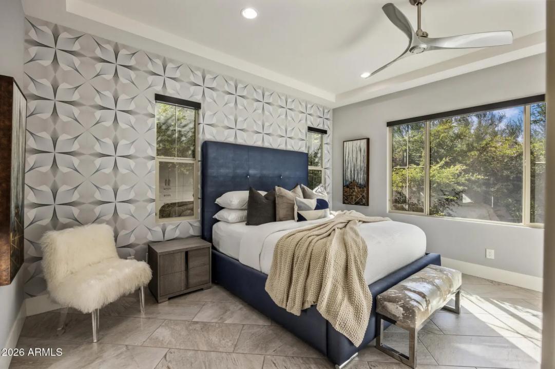 Real Estate Picture 4