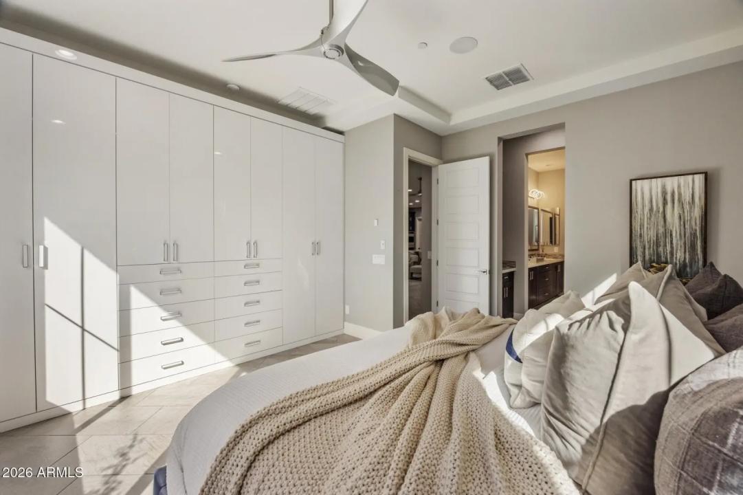 Real Estate Picture 14
