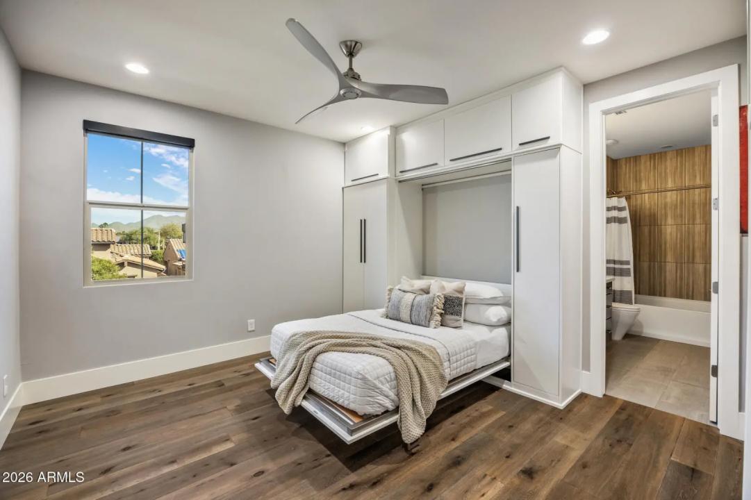Real Estate Picture 19