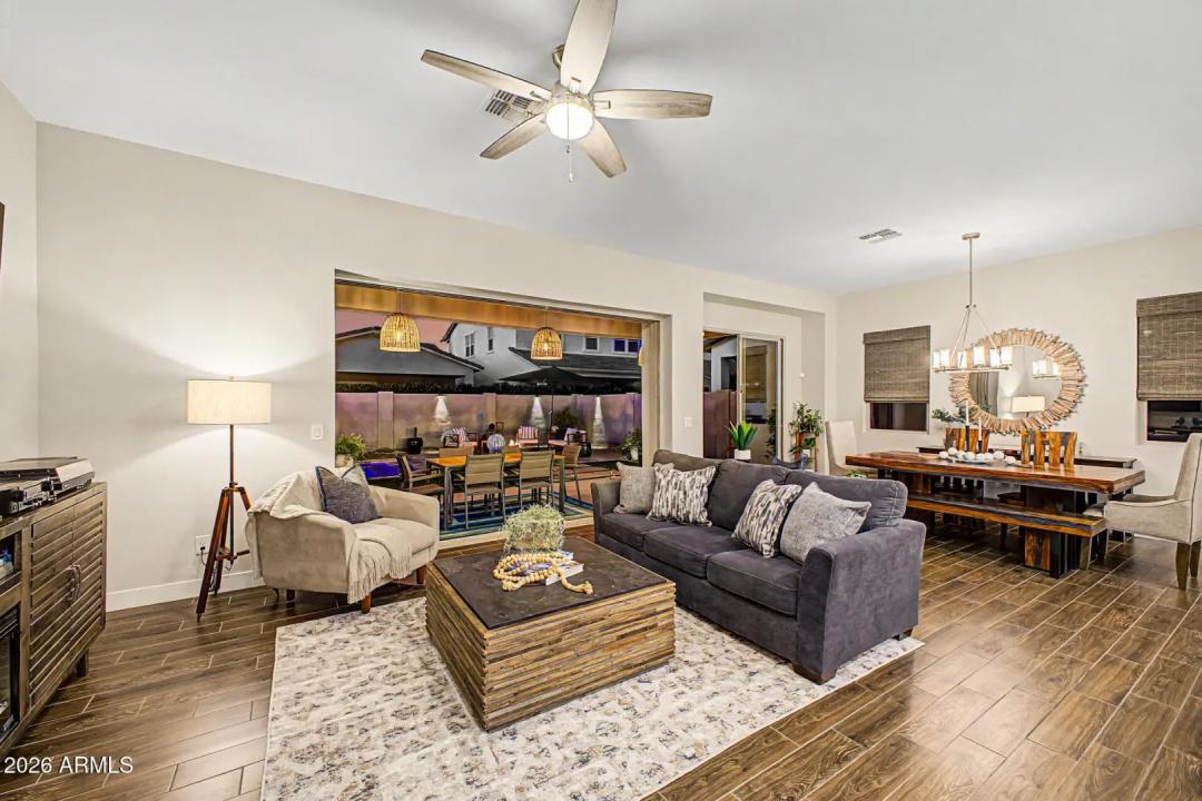Real Estate Picture 5