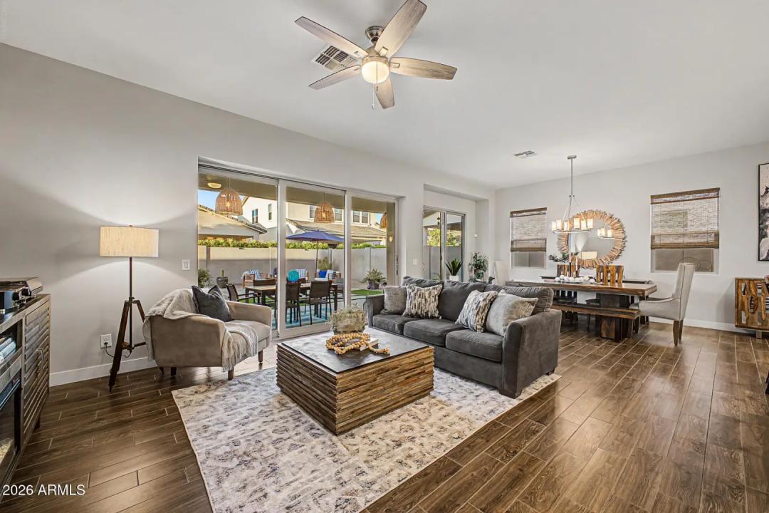 Real Estate Picture 12
