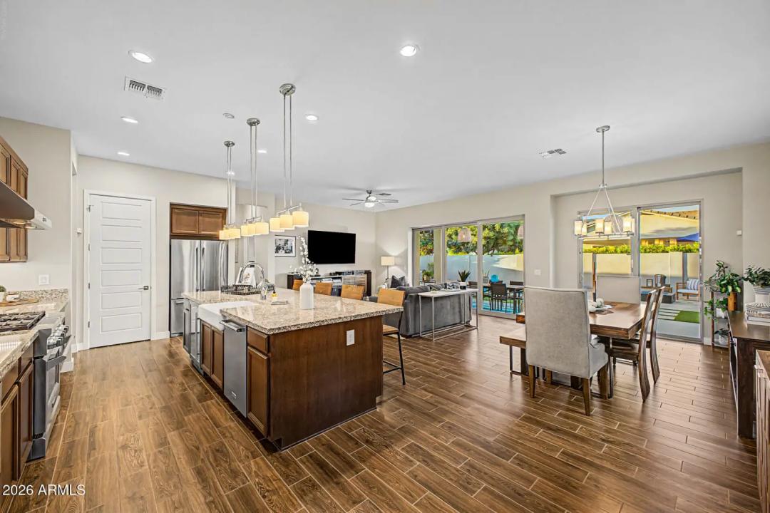 Real Estate Picture 10