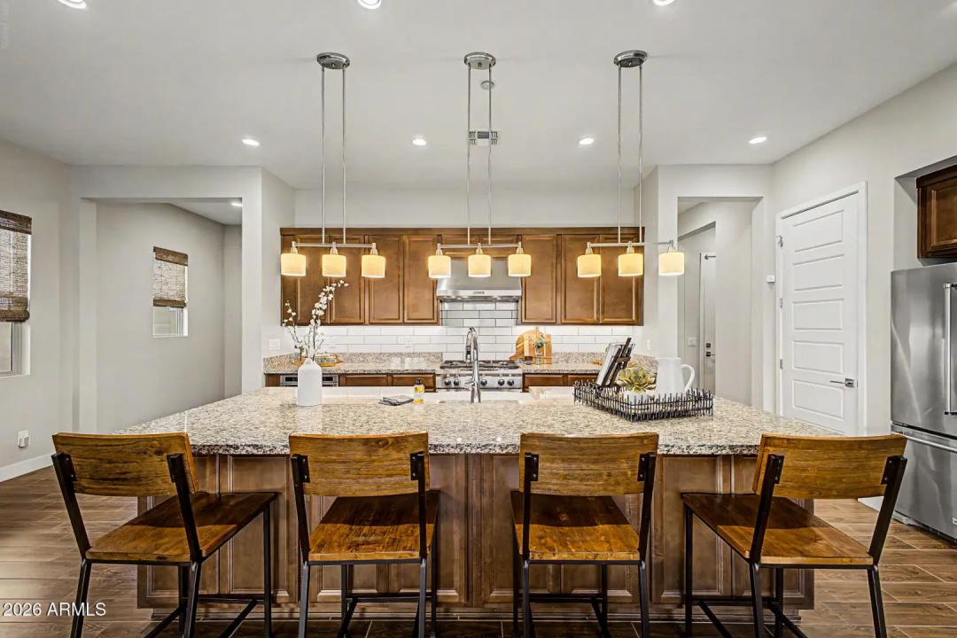Real Estate Picture 7