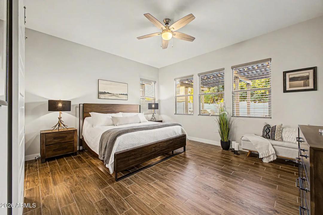 Real Estate Picture 18