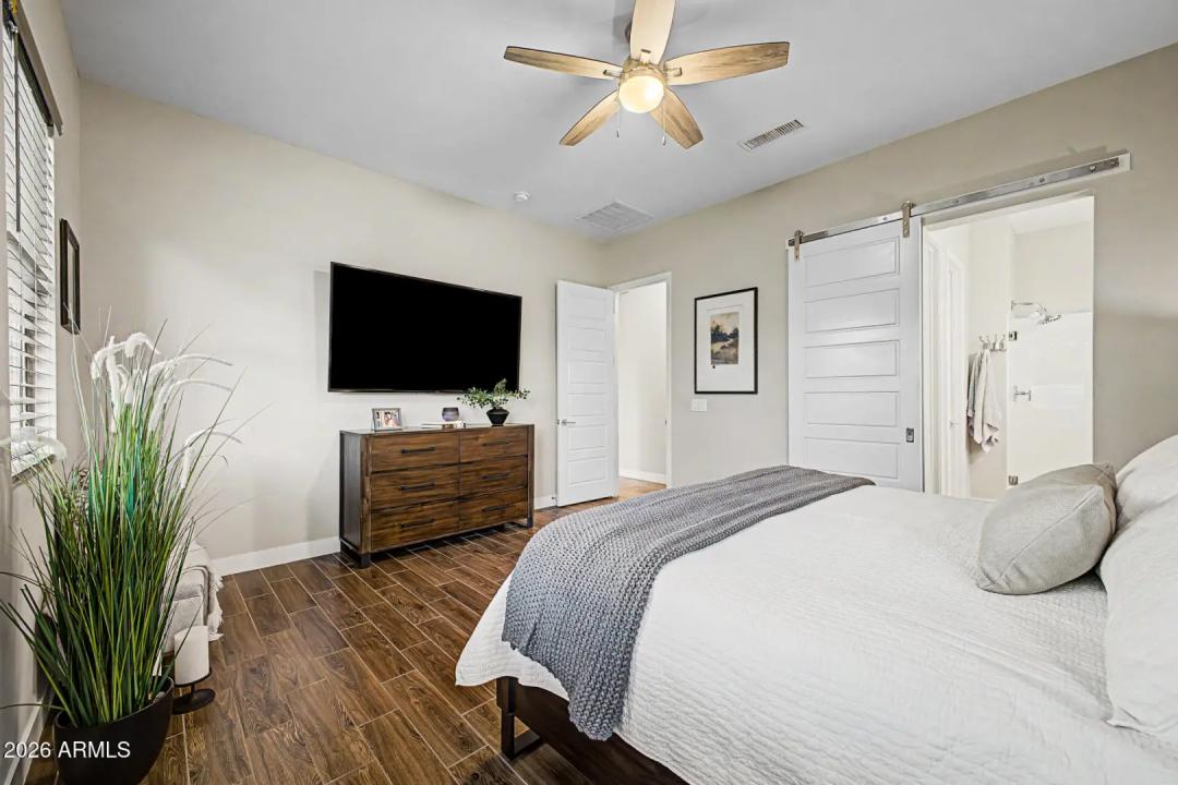 Real Estate Picture 20
