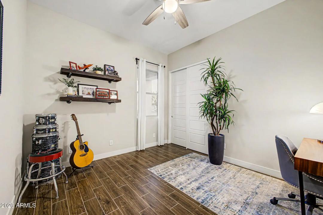 Real Estate Picture 24