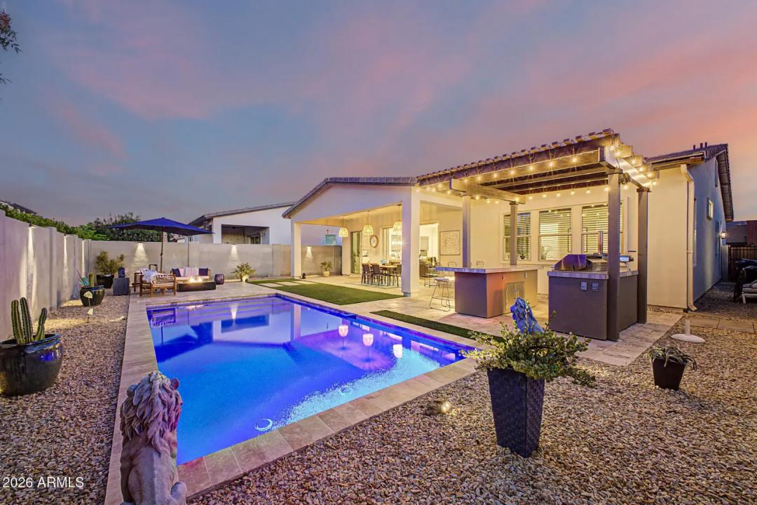 Real Estate Picture 17
